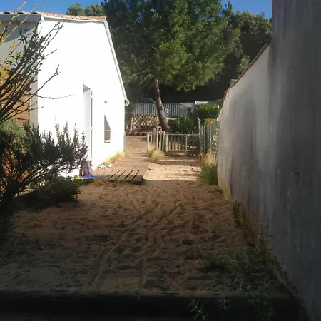 Maison Proche Foret, Et Commerces - 2 Ch, Terrasse, Jardin Clos, Parking Prive, Animaux Acceptes - Fr-1-22-231 Nyaraló