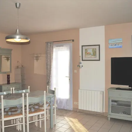 Maison Proche Foret, Et Commerces - 2 Ch, Terrasse, Jardin Clos, Parking Prive, Animaux Acceptes - Fr-1-22-231 *