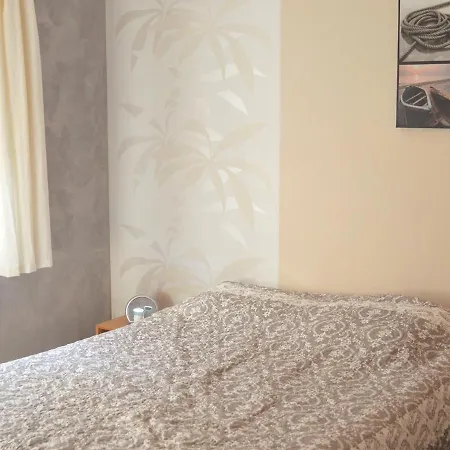 Maison Proche Foret, Et Commerces - 2 Ch, Terrasse, Jardin Clos, Parking Prive, Animaux Acceptes - Fr-1-22-231 Ferienhaus *