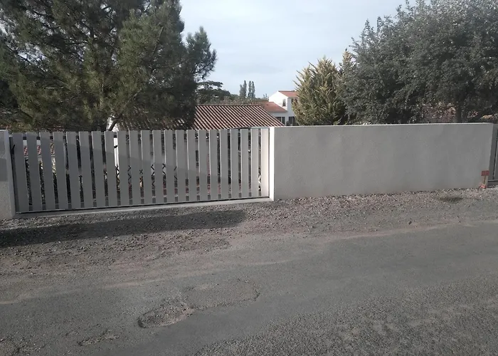 Maison Proche Forêt, Et Commerces - 2 Ch, Terrasse, Jardin Clos, Parking Privé, Animaux Acceptés - Fr-1-22-231 Hébergement de vacances