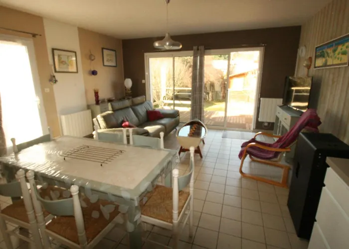Maison Proche Forêt, Et Commerces - 2 Ch, Terrasse, Jardin Clos, Parking Privé, Animaux Acceptés - Fr-1-22-231 Hébergement de vacances